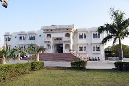 Tej Mahal Palace Bandikui