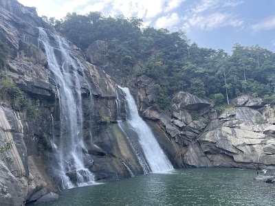 Hundru Waterfall