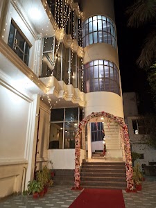 Hotel Samrat Heavens
