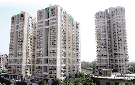 Saya Zenith Apartments