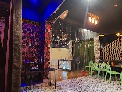 Friends Cafe & Restaurant