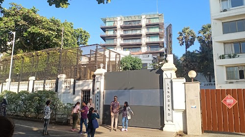 SRK MANNAT GATE