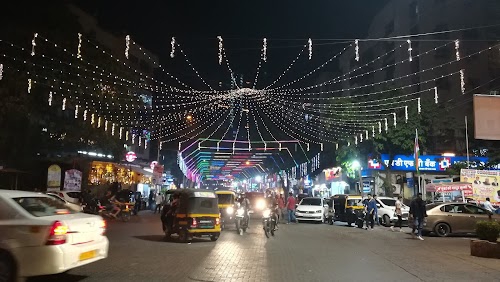 Lokhandwala Complex Market