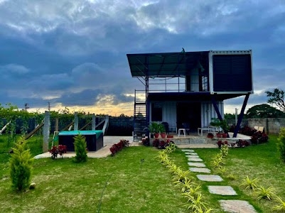 Wine box & a jacuzzi @ Nandi Hills