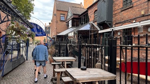 Canalhouse