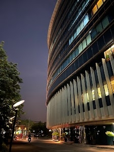 Boomerang Building