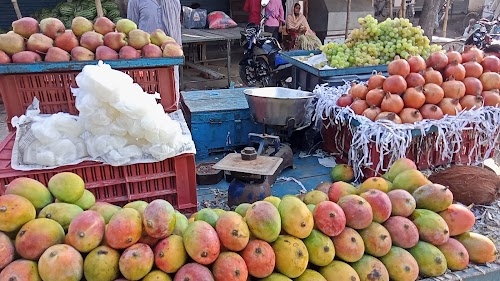 Pradeep Gupta frut shop