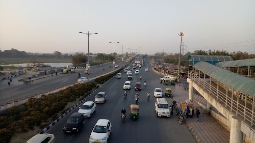 Bank Enclave, Laxmi Nagar