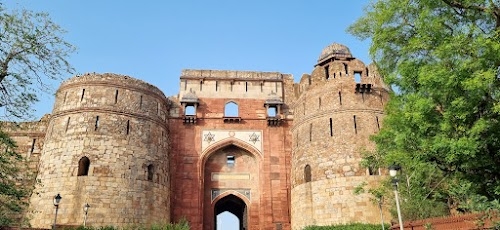 Purana Qila Parking