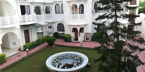 OYO 25008 Shree Ji Resort