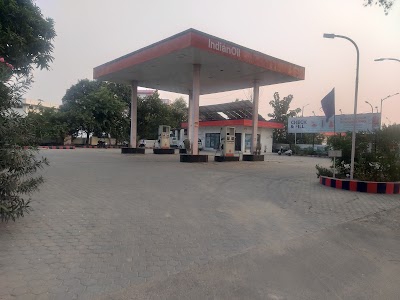 Amarnath Filling Station. An Indian Oil Pump