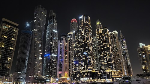 Dubai Marriott Harbour Hotel & Suites