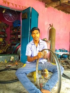 manisha cycle store