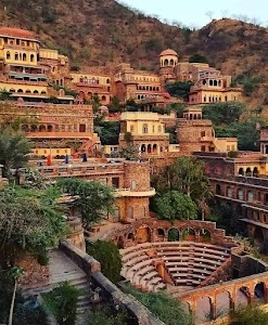 Neemrana Fort Road