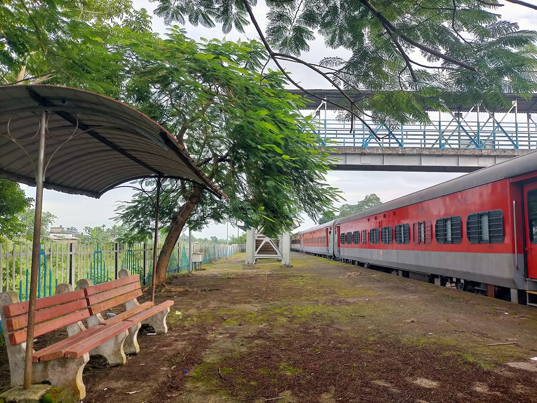 Naharkatiya Railway Station Road