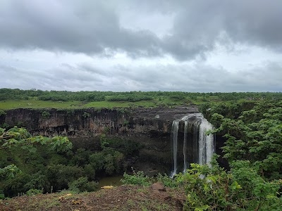 Tincha Waterfall Road