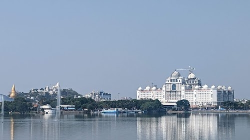 Tank Bund Road