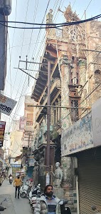 Sheesh Mahal Bazar Road