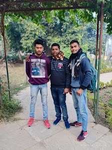 Way to Gulab Badi Tomb
