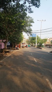 Lal Quarters Road