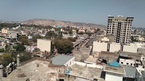 Moti Doongri Road