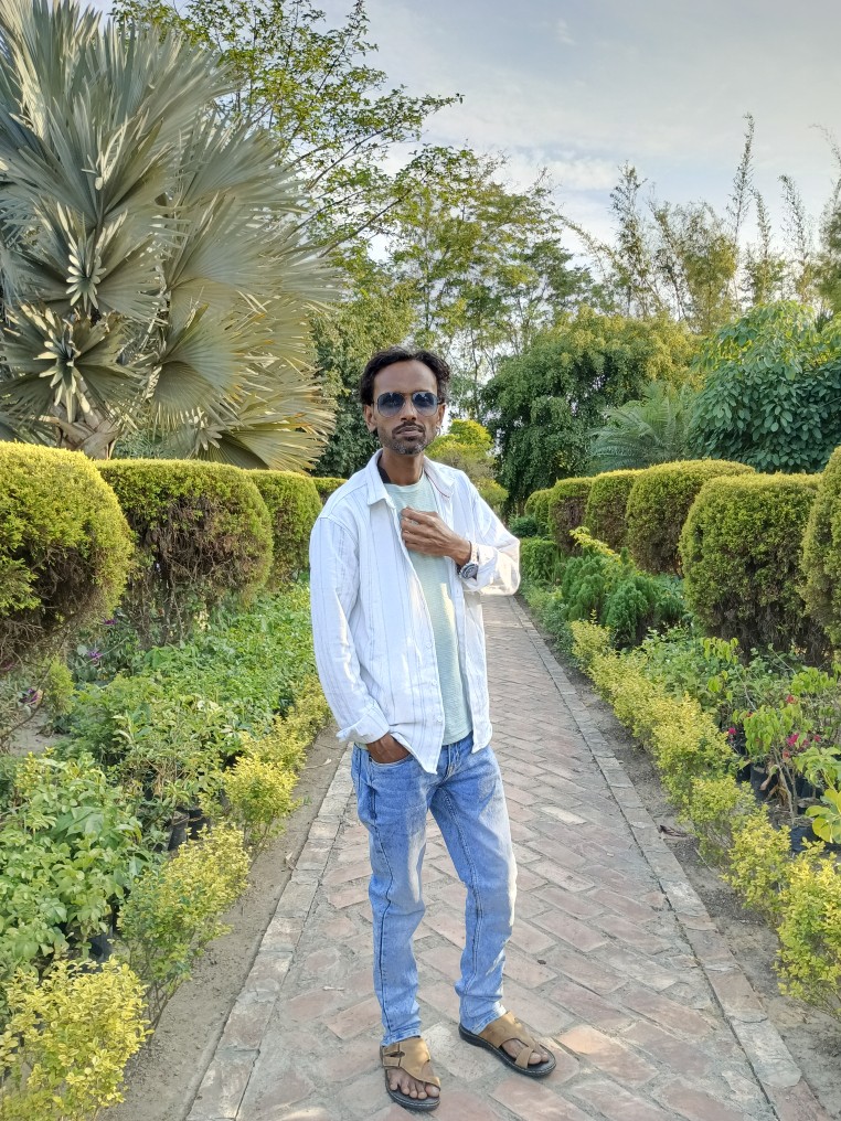 Post media